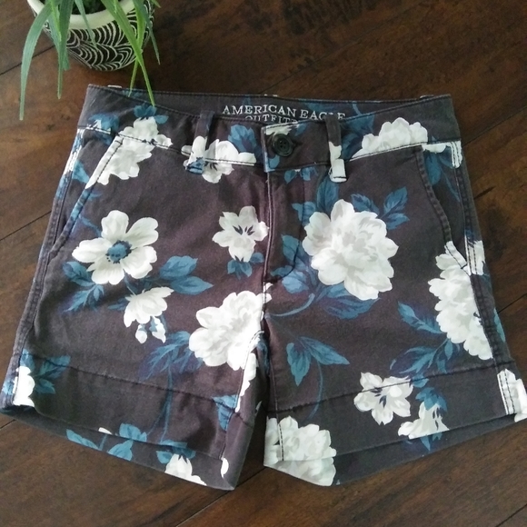 American eagle shorts size 4 bundle - Picture 2 of 11